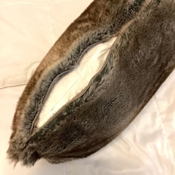 Tahari Faux Fur Accent Lumbar Decorative Throw Pillow Feather Filled in Brown - Picture 3 of 6